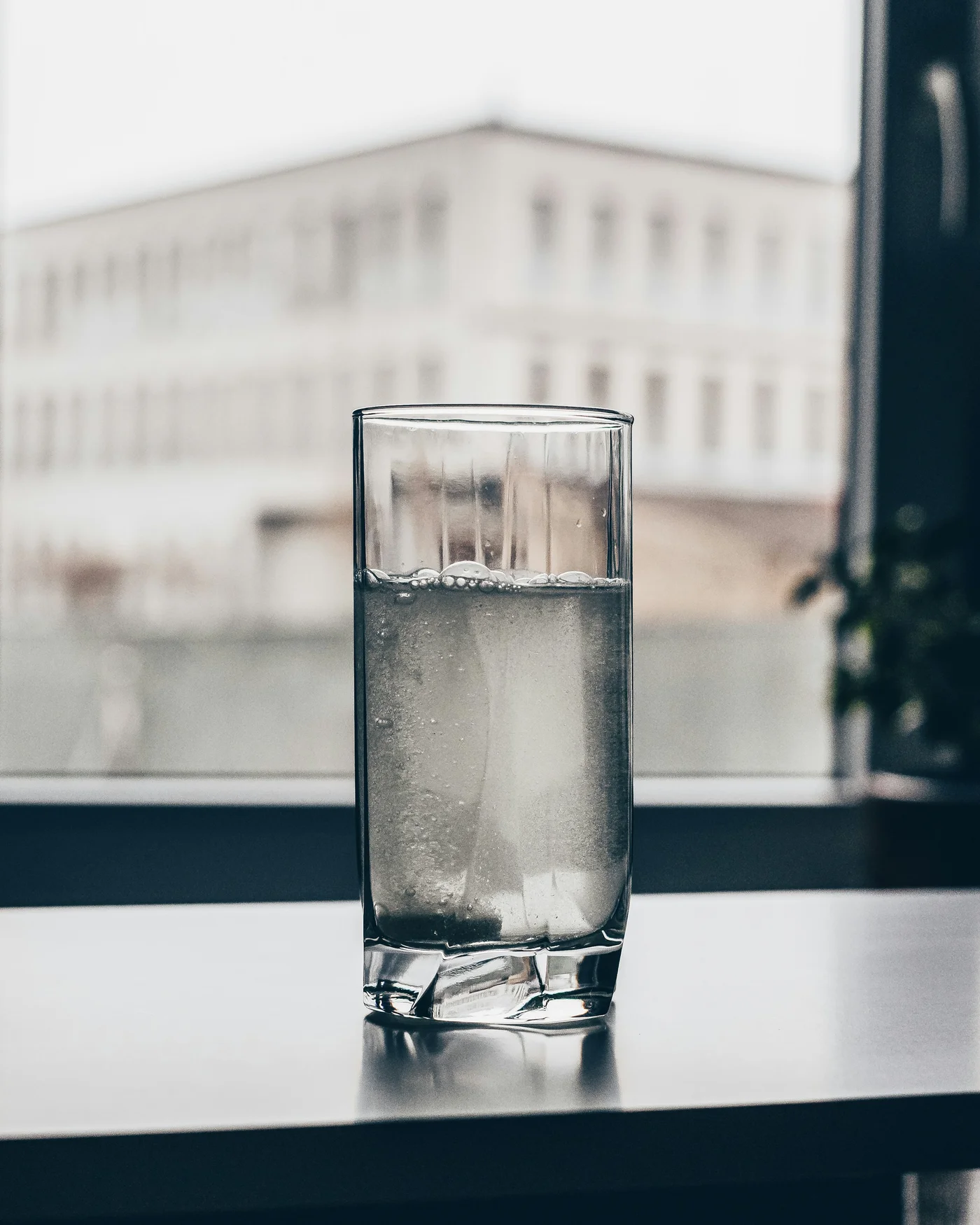 コップに注がれた水